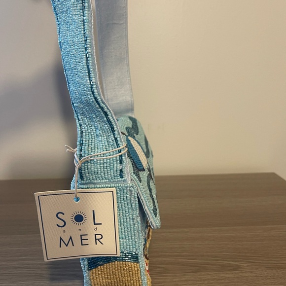 Sol and Mer Viral Blue Waves Beaded Beach Chairs Bag with Umbrella and Sand - Picture 8 of 16